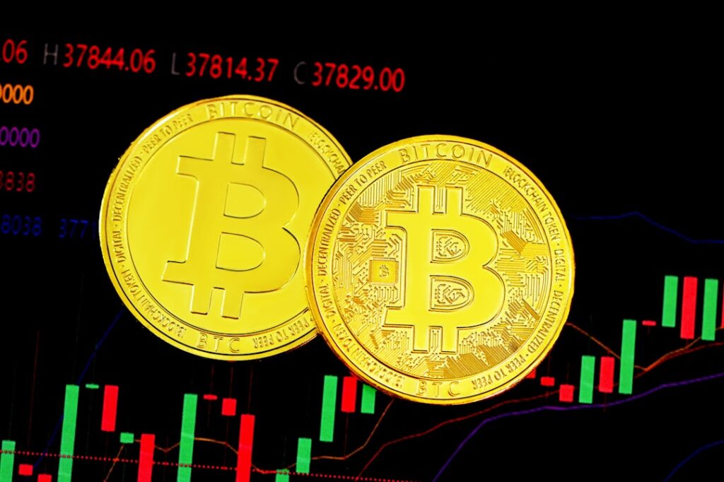Bitcoin Locked in 50-Day Trading Range Amid Bear Flag Debate